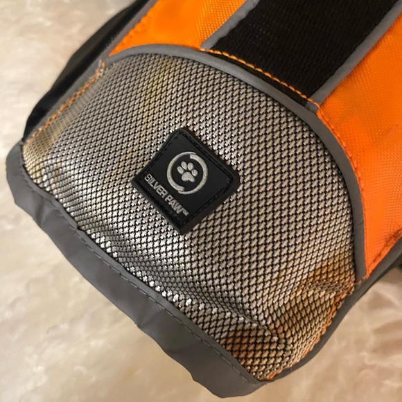 BNWT Silver Paw dog life jacket in small suitable for smaller dogs!! - Picture 3 of 9